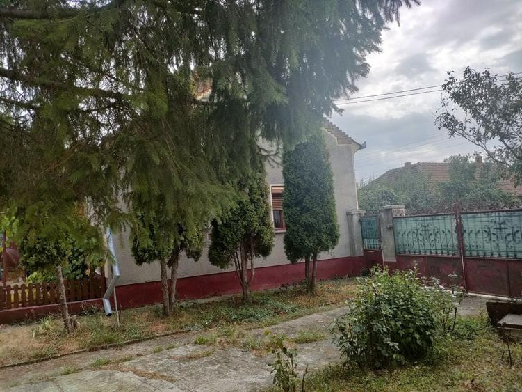 Casă cu 3 camere în Sântimreu