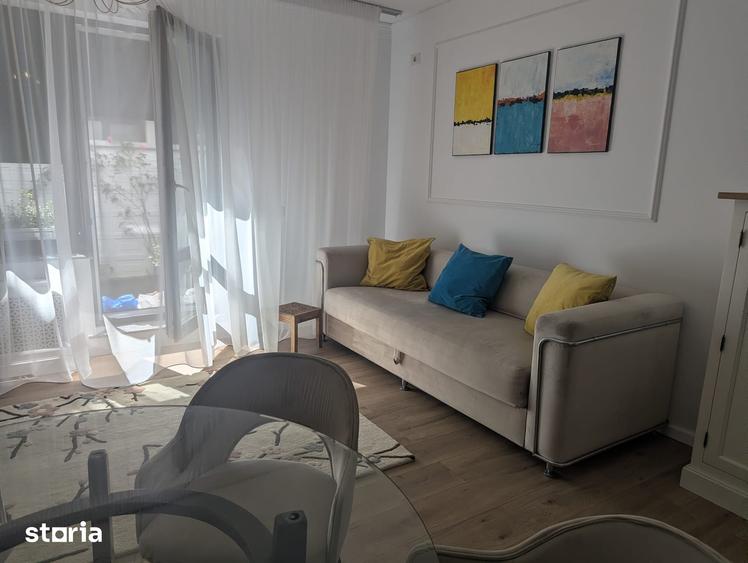 Casă cu 5 camere cu Teren 89 Mp în Străulești