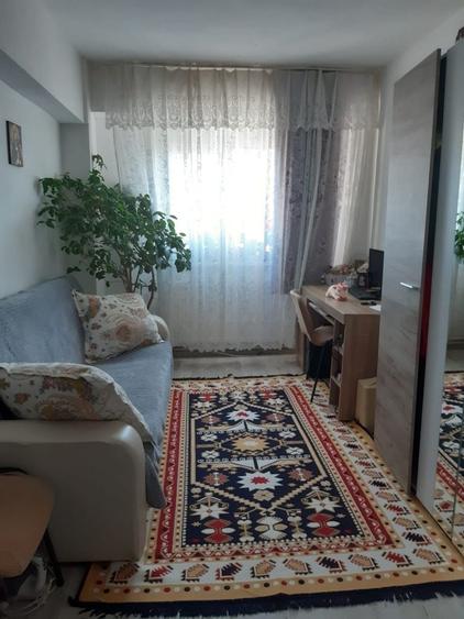 Apartament cu 4 camere nedecomandat în Central