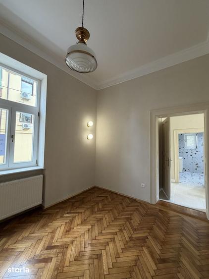 Casă cu 3 camere cu Teren 300 Mp în Central