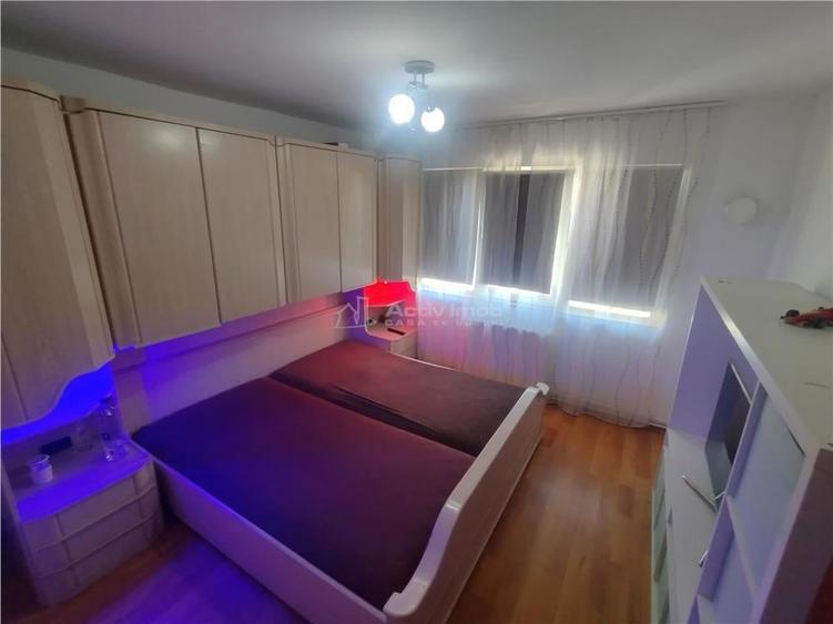 Apartament cu 2 camere decomandat, mobilat în Oravița