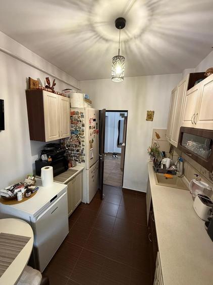 Apartament cu 3 camere decomandat în Valea Lupului