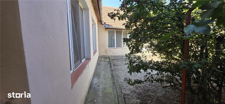 Casă cu 4 camere cu Teren 464 Mp în Central
