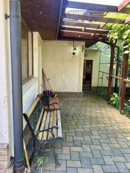 Casă individuală cu 4 camere cu Teren 264 Mp în Central