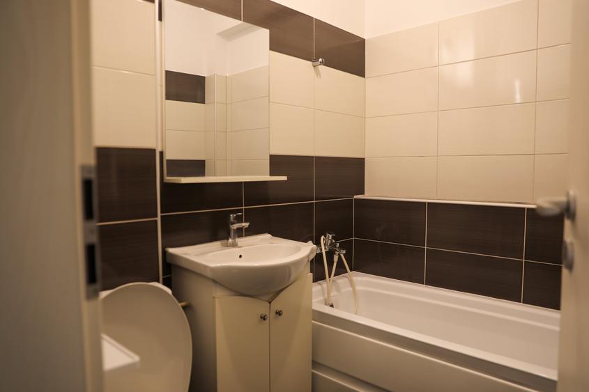 Apartament cu 2 camere semidecomandat în Păcii