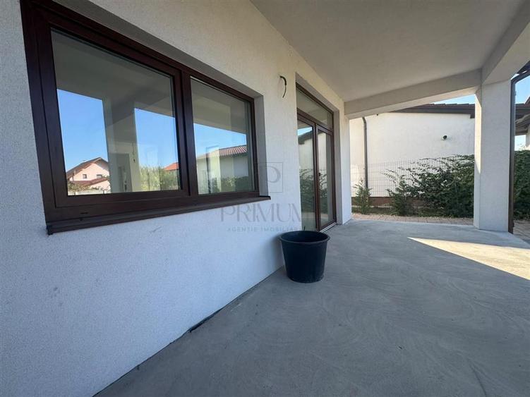 Duplex cu 5 camere cu Teren 340 Mp în Moșnița Nouă