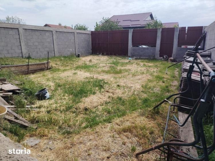 Casă cu 4 camere cu Teren 250 Mp în Cernele