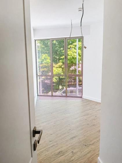 Apartament cu 4 camere decomandat în Armeneasca