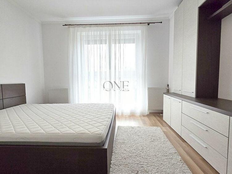 Apartament cu 2 camere decomandat în Tractorul