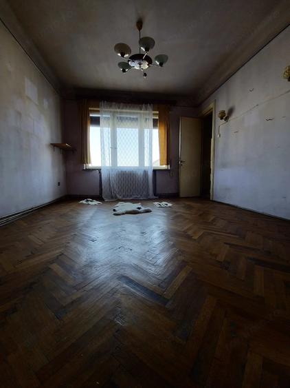 Apartament cu 4 camere decomandat în Universitate