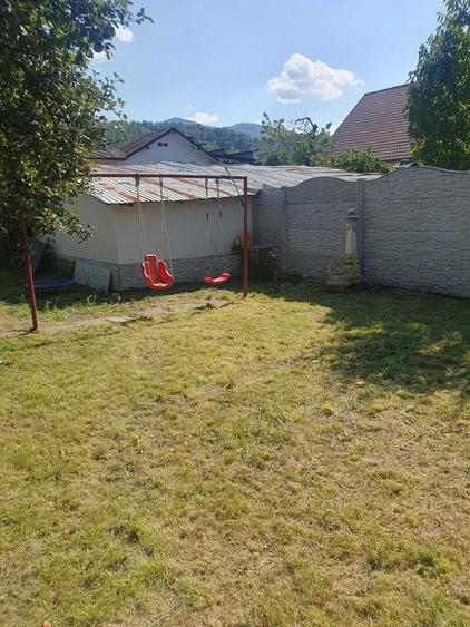 Casă cu 3 camere în Lupeni
