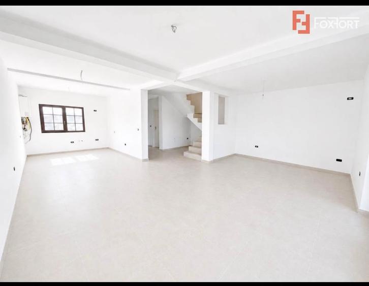 Duplex cu 5 camere cu Canalizare în Moșnița Nouă