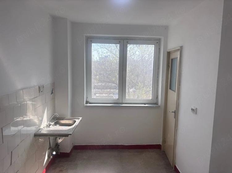 Apartament cu 2 camere semidecomandat în Hipodrom