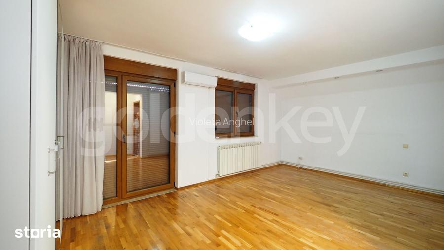 Vila cu piscina privata | 6 dormitoare | cartier rezidential