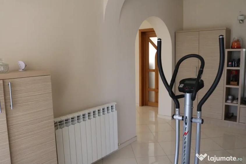 Casă cu 7 camere în Obor