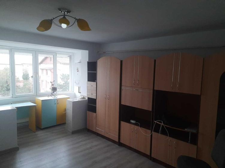 Garsonieră decomandată în Exterior Vest