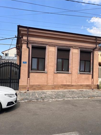 Casă cu Teren 120 Mp în Central