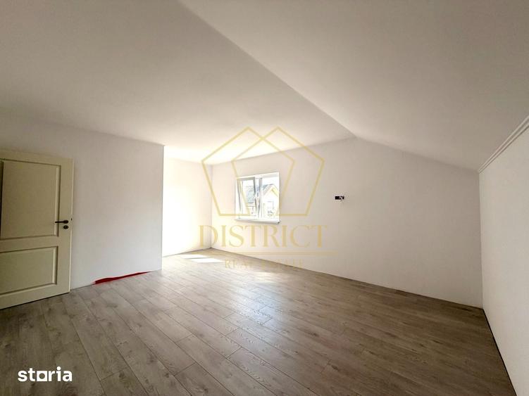 Casă cu 4 camere cu Teren 250 Mp în Moșnița Veche