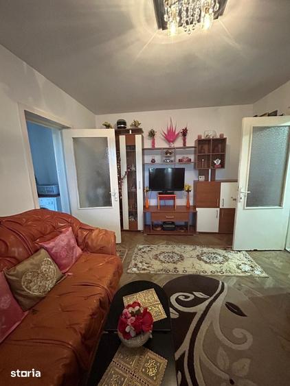 Apartament cu 2 camere semidecomandat în Podu Roș