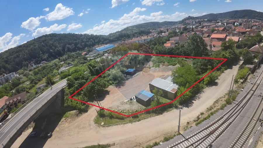 Teren Construcții intravilan de 3297 mp, în Nord