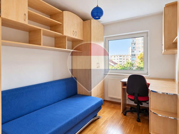 Apartament cu 3 camere decomandat în Central