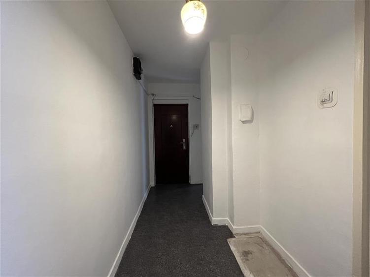 Apartament cu 2 camere decomandat în Vest