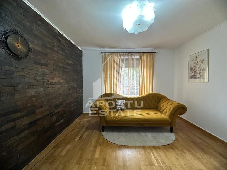 Casă individuală cu 4 camere cu Canalizare în Lipovei