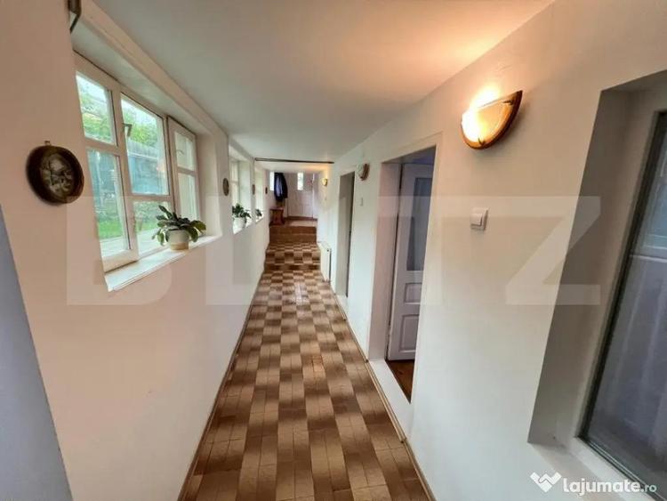 Casă cu 5 camere cu Teren 400 Mp în Valea Rosie