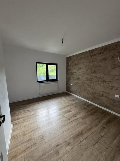 Casă cu 4 camere în Pașcani