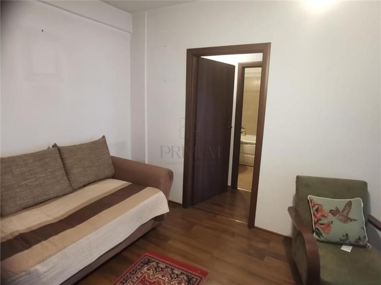 Apartament cu 2 camere semidecomandat, mobilat în Semicentral