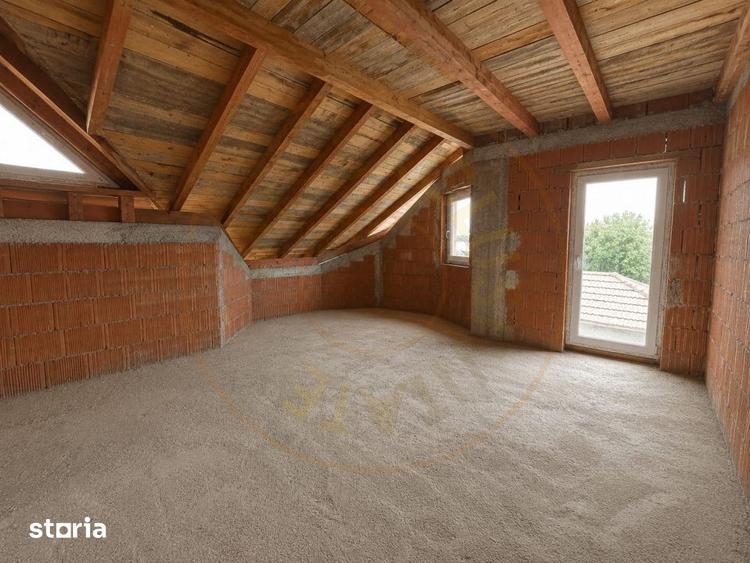 Casă cu 5 camere cu Teren 637 Mp în Sud