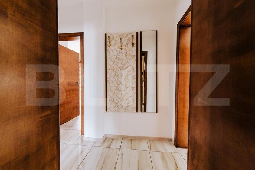 Casă individuală cu 11 camere cu Teren 207 Mp în Mehala