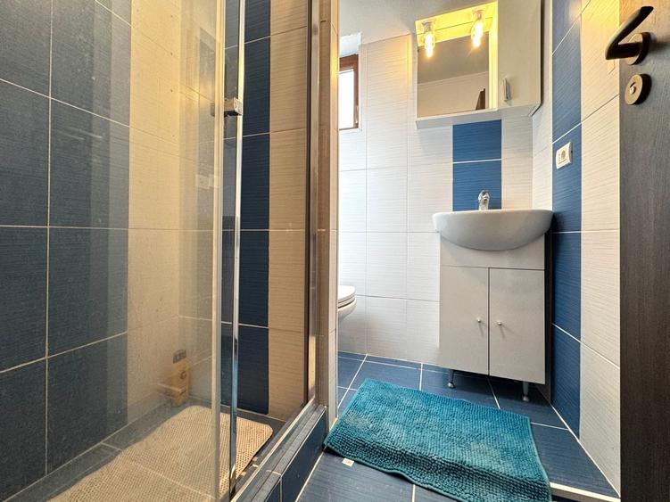 Duplex cu 5 camere cu Canalizare în Dumbrăvița