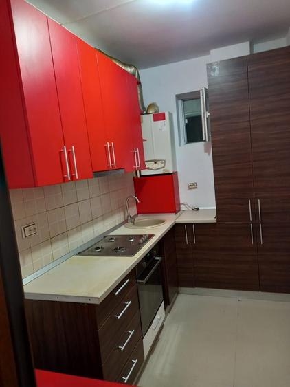 Apartament cu 3 camere semidecomandat în Chiajna