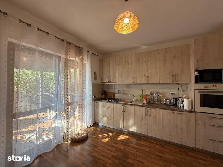 Casă cu 4 camere cu Teren 200 Mp în Rediu