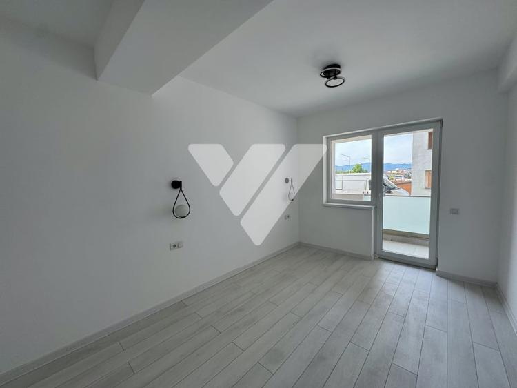 Apartament cu 3 camere decomandat în Periferie
