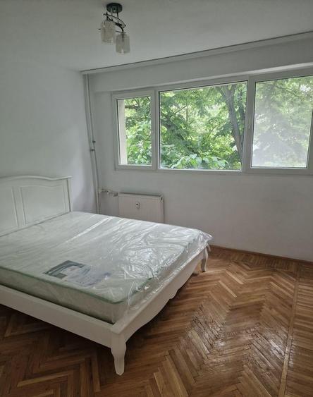 Apartament cu 2 camere decomandat în Drumul Taberei