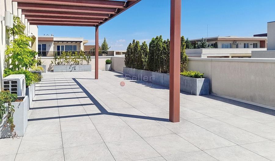 Apartament cu 4 camere decomandat, mobilat în Tractorul