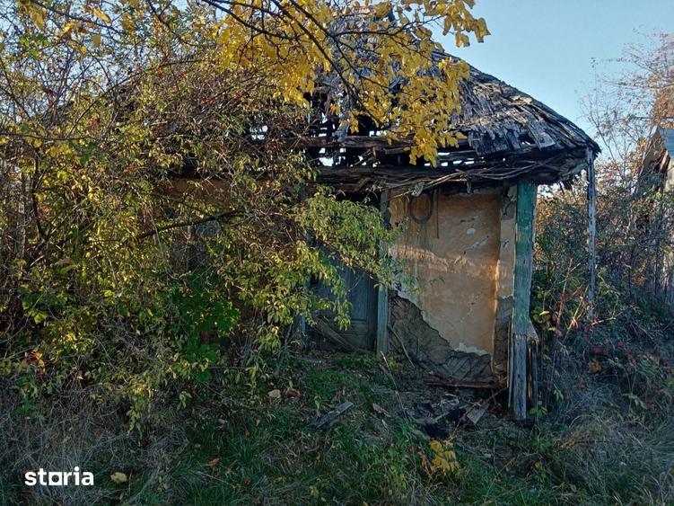 Teren de 5296 mp, în Cuca