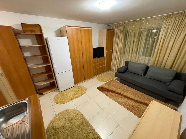 Garsonieră decomandată în Vitan