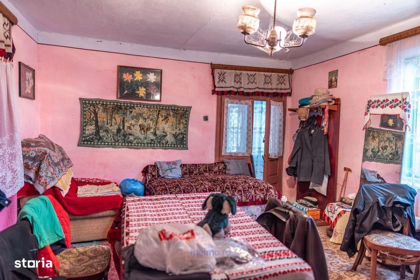 Casă cu 3 camere decomandat în Stănești