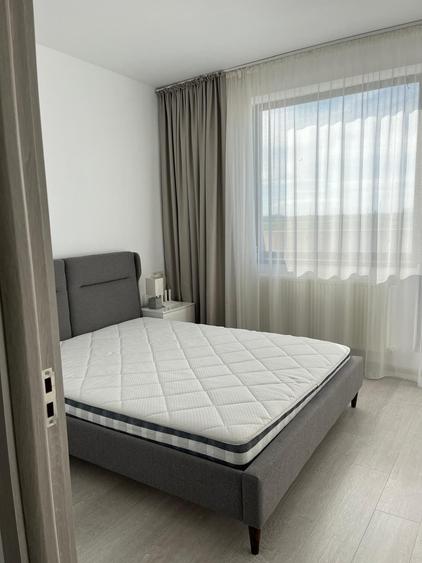 Apartament cu 3 camere decomandat în Palazu Mare