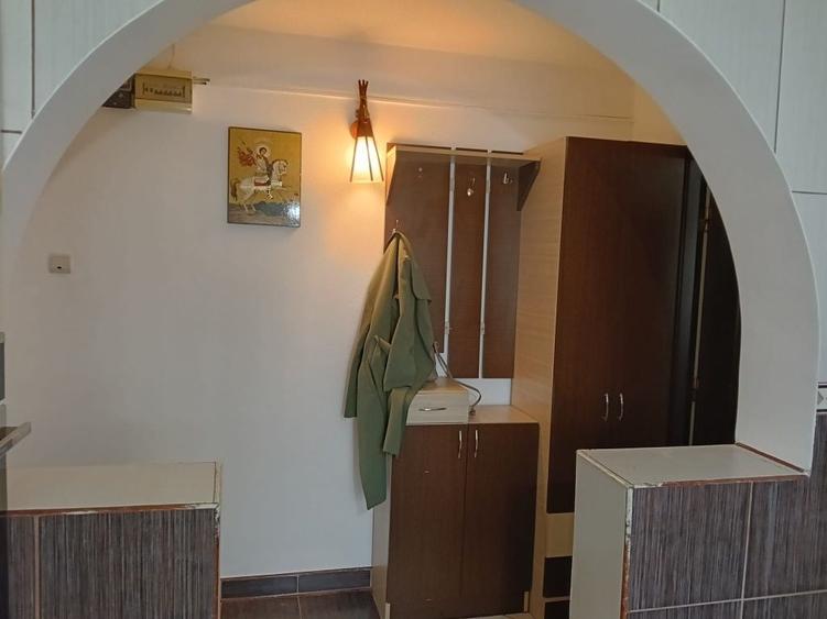 Apartament cu 2 camere semidecomandat în Micro 4