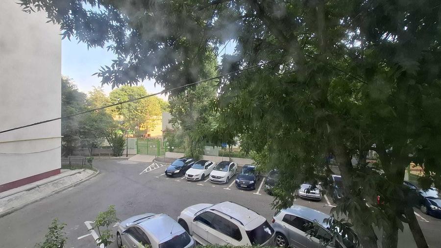 Apartament cu 2 camere semidecomandat în Berceni