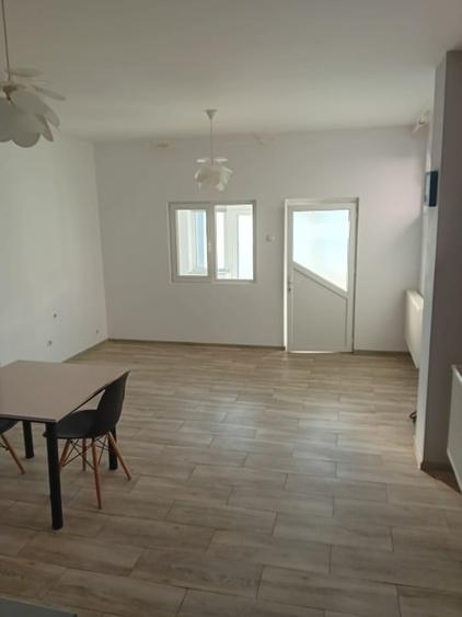 Birou, de 50 mp, în Central
