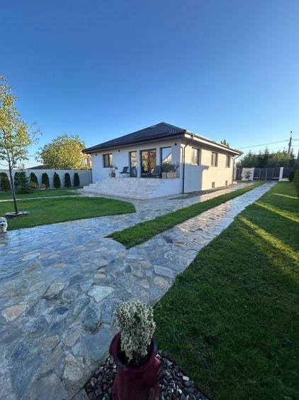 Casă individuală cu 6 camere cu Canalizare în Hărman