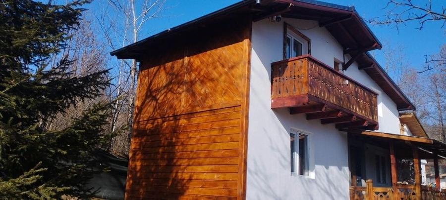 Casă cu 3 camere cu Teren 850 Mp în Central