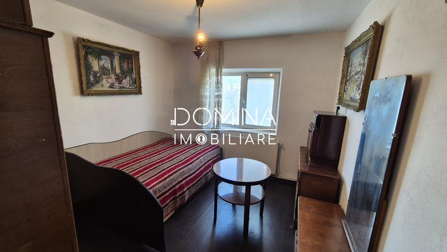 Apartament cu 4 camere decomandat, mobilat în Central