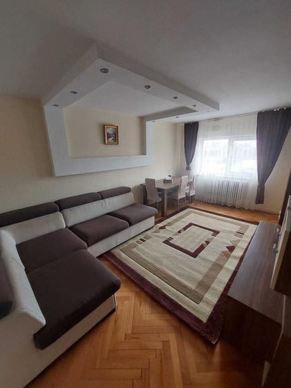 Apartament cu 3 camere decomandat în Tolstoi
