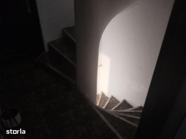 Garsonieră, mobilată în Titan